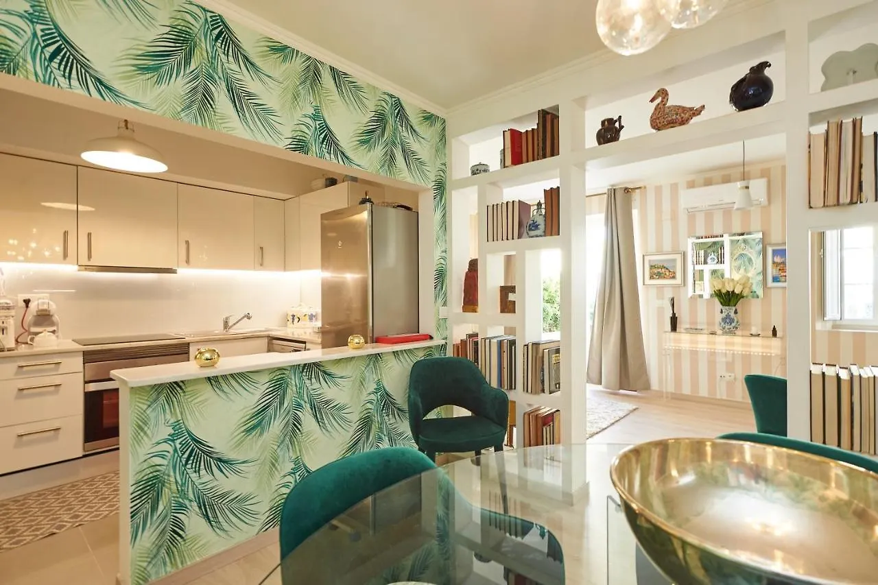 Spacious Apartment In Estoril With Private Garden 120 M² 0*,  Portugalsko