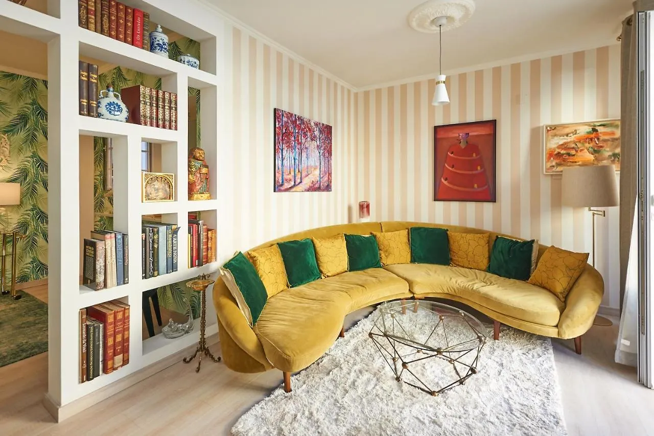 Spacious Apartment In Estoril With Private Garden 120 M²