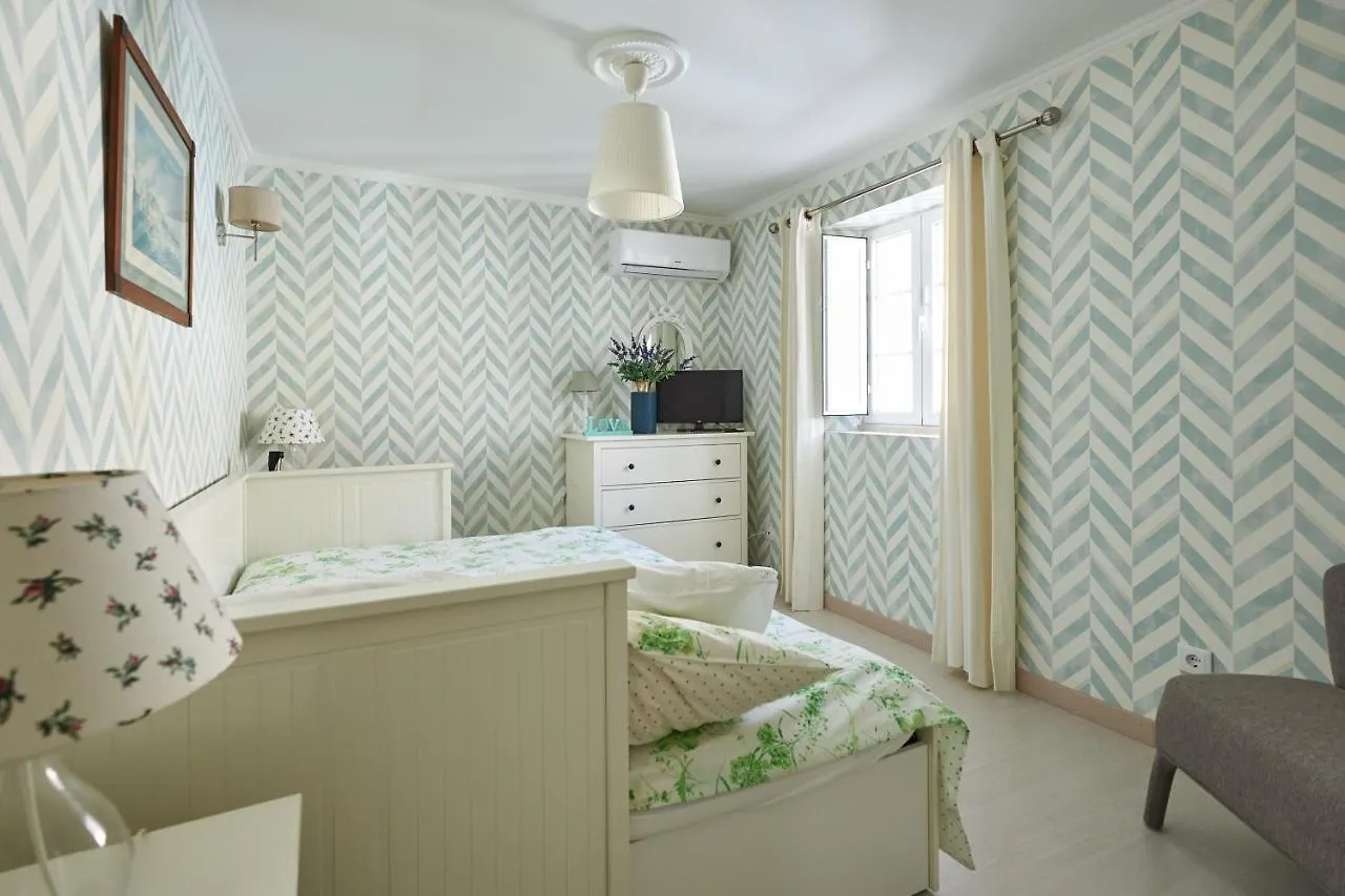 Spacious Apartment In Estoril With Private Garden 120 M²